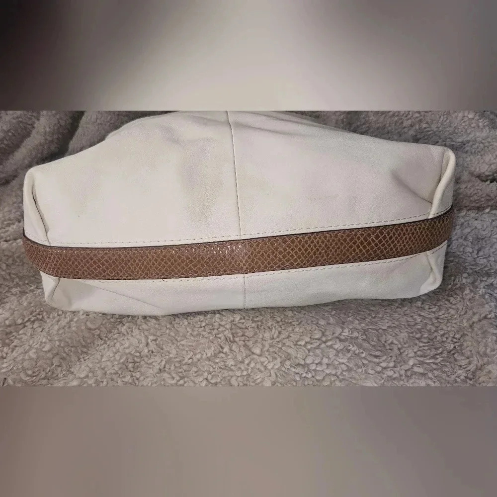 Coach Cream and Brown Hobo Bag - Picture 14 of 16